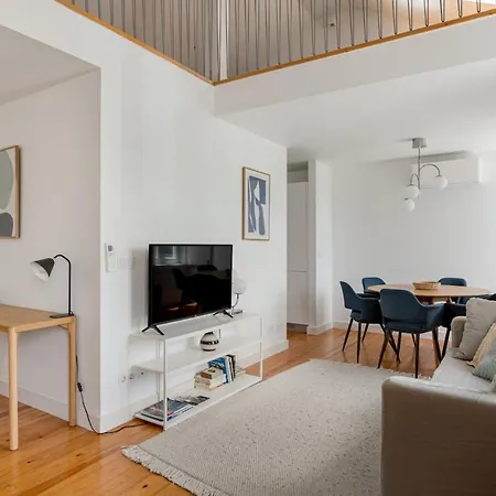 Guestready - Riverside Bohemian Maisonette Lisboa